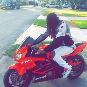 Meet your Posher, Cash